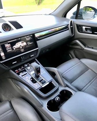 Porsche Cayenne cena 350000 przebieg: 110000, rok produkcji 2018 z Warszawa małe 92